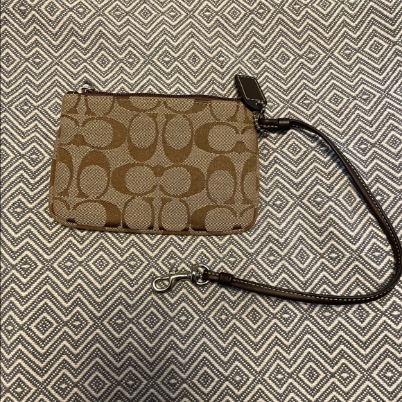 Coach wristlet - Picture 3 of 5